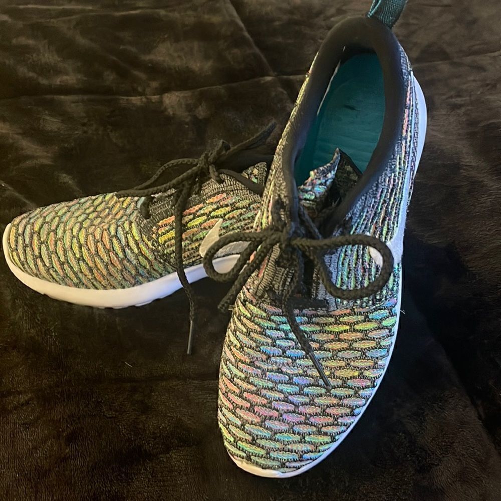 Nike Roshi run fly knit multicolor sneakers size 6.5